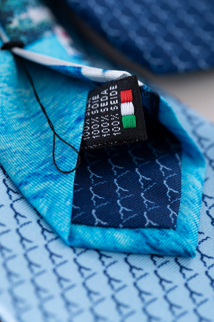 The symbol of Como: the silk tie | Aquadulza Learning