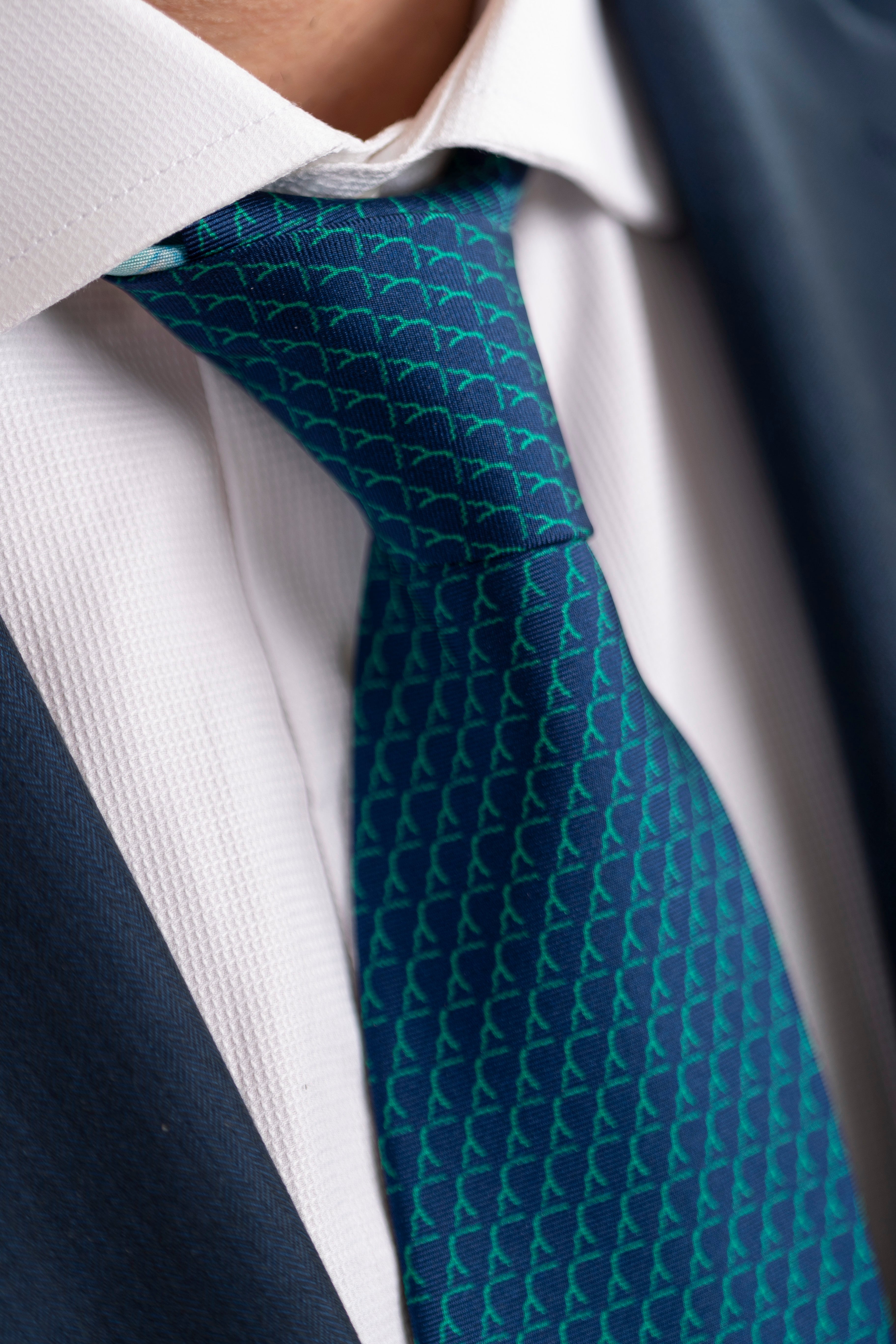 Cravatta Pura Seta | Blu con Logo Verde